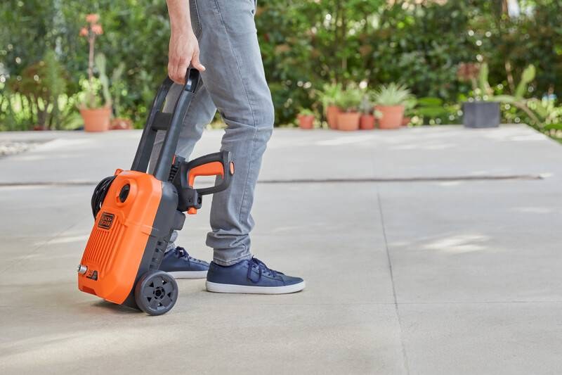 Lavadora de Alta Pressão 1740 Psi, 1500W, C/ Rodas - 220V Black+Decker