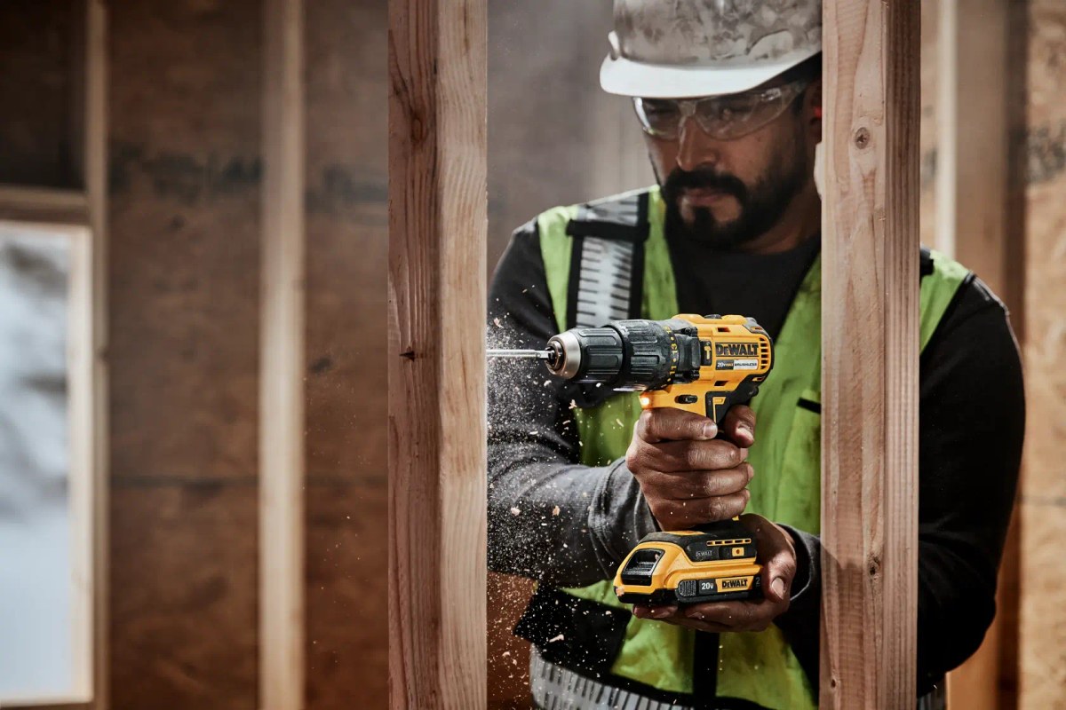Parafusadeira/Furadeira de Impacto 1/2" (13MM) 20V MAX* Li-ion, Brushless 1 Bateria 2AH, (DCB203) Carregador Bivolt (d DeWalt — foto 5