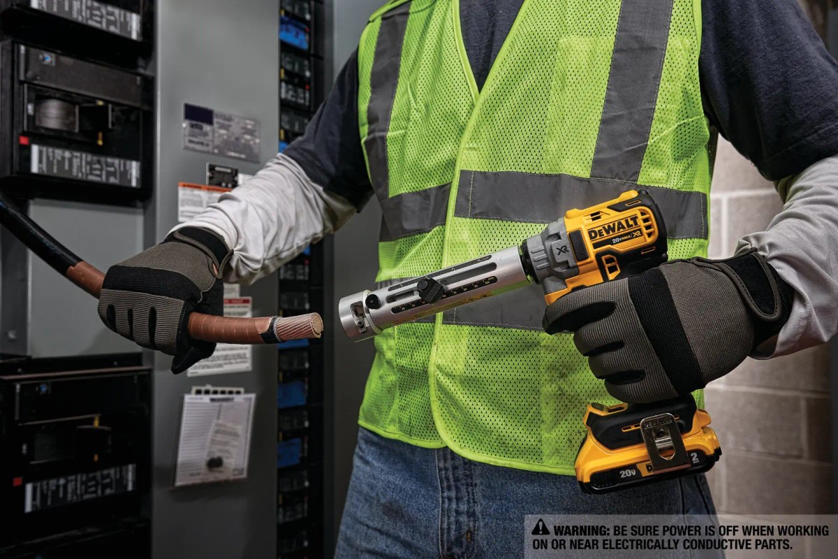 Descascador de Cabos Cu/Al 750 Mcu 20V MAX* com 1 Bateria 2AH (DCB203) e Carrg Bivolt (DCB107-BR) DeWalt — foto 5