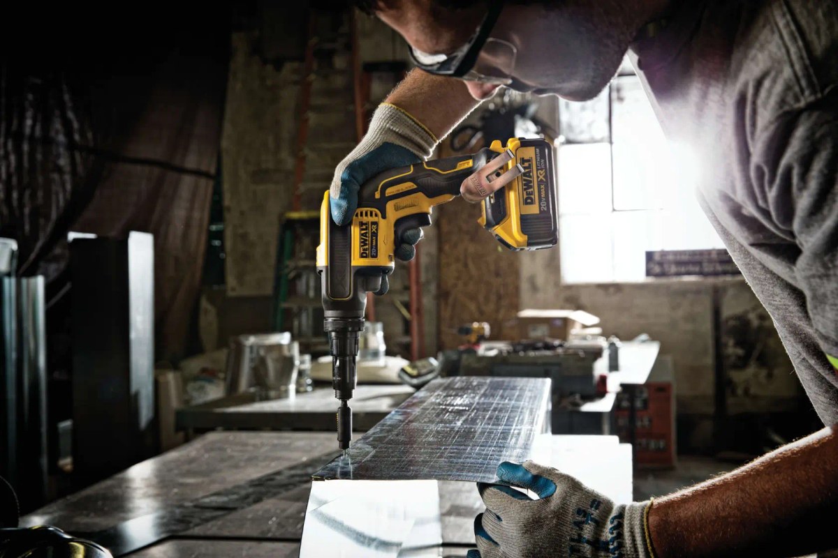 Parafusadeira .1/4" (6,35MM) com Controle de Torque 20V MAX* Li-ion Brushless, sem Bateria e Carregador DeWalt — foto 3