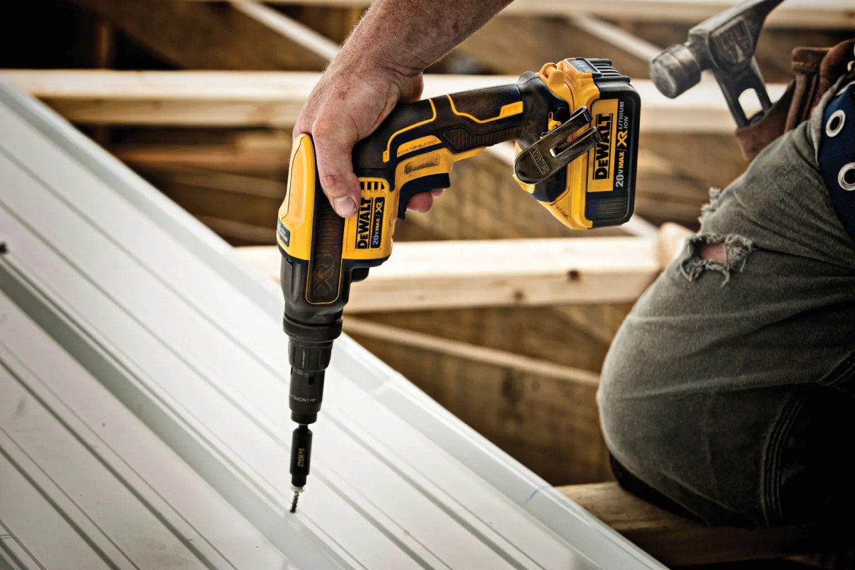 Parafusadeira .1/4" (6,35MM) com Controle de Torque 20V MAX* Li-ion Brushless, sem Bateria e Carregador DeWalt — foto 5