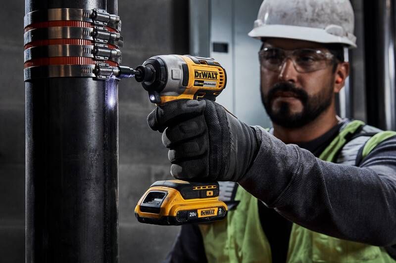Parafudeira Impacto 1/4" (6,35MM) 20V MAX* Li-ion, Brushless 2 Baterias 2AH, (DCB203) Carregador 220V (DCB10 DeWalt
