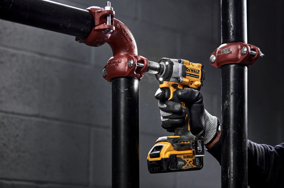 Chave de Impacto Atomic 1/2"(13MM) 20V MAX* Li-ion, Brushless 406NM sem Bateria e Carregador DeWalt — foto 5