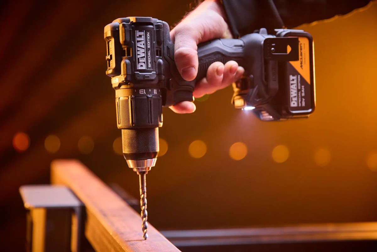 Combo Dewalt X Mclaren Parafusadeira/Furadeira Impacto 1/2" (13MM) + Parafusadeira Impacto 1/2" (13MM) C/ 2 Baterias 5.0 DeWalt — foto 5