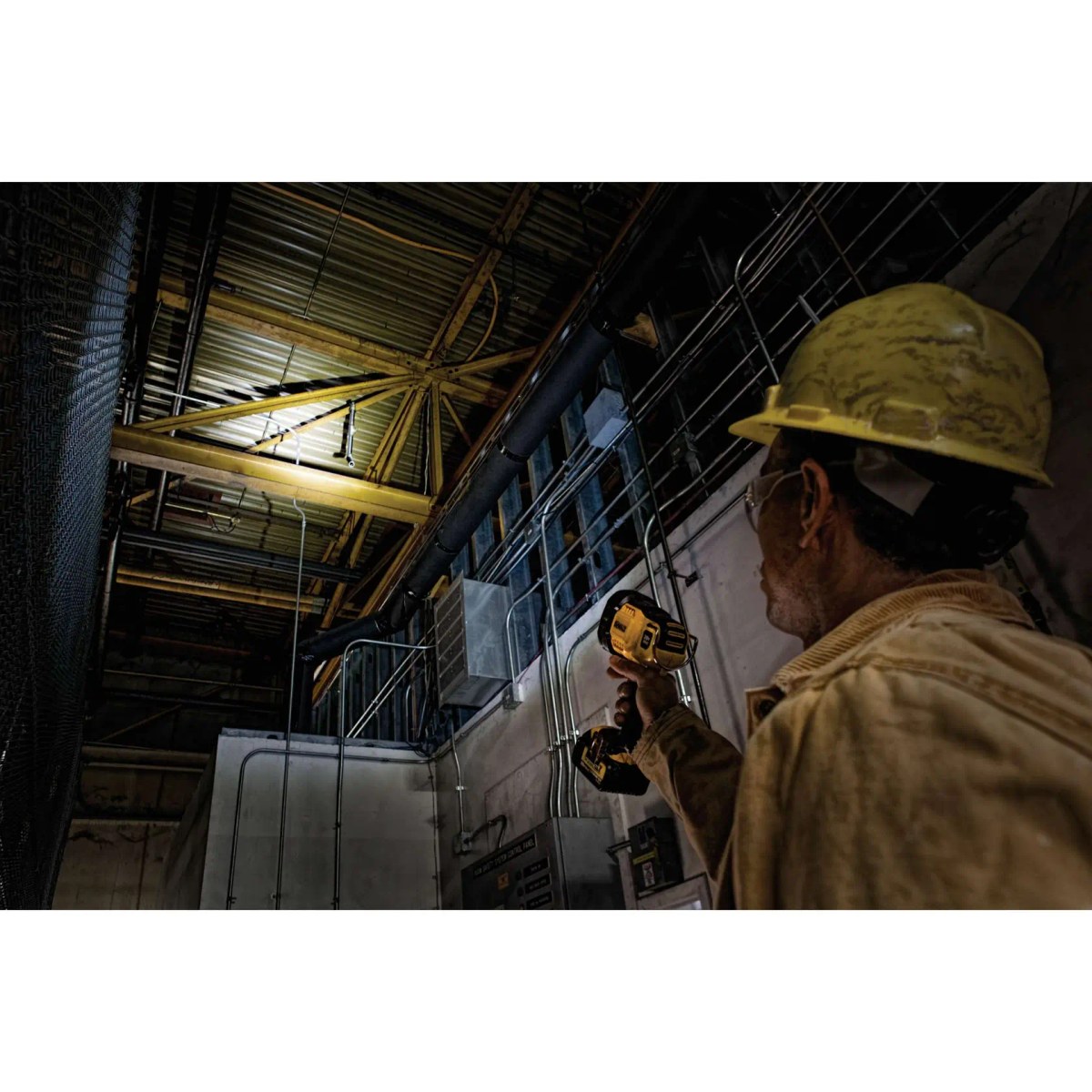 Lanterna LED Profissional Spotlight 20V MAX* Flexvolt Li-ion sem Bateria e Carregador DeWalt — foto 5