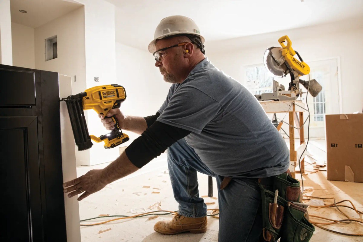 Pinador 18GA 20V MAX* Li-ion Brushless, sem Bateria e Carregador DeWalt — foto 4