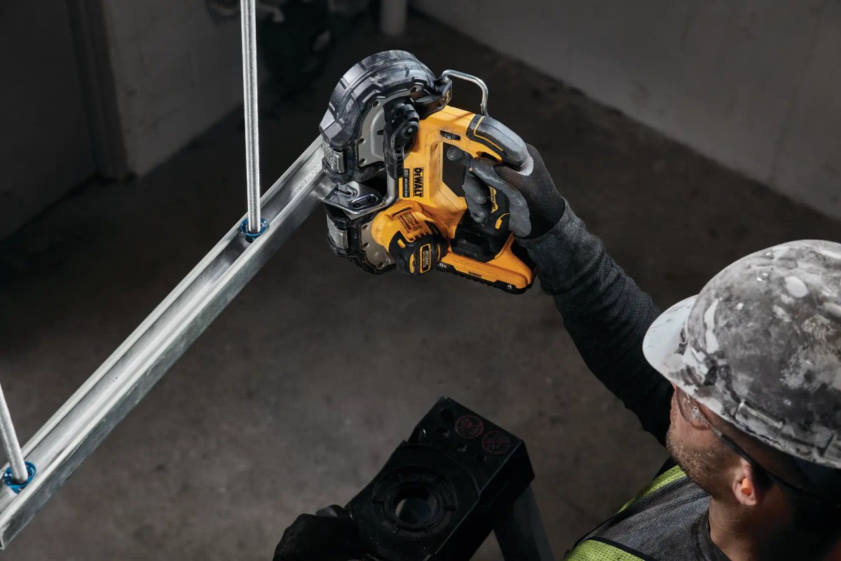 Serra de Fita Atomic 20V MAX* Li Ion, Brushless, sem Bateria e Carregador DeWalt — foto 3