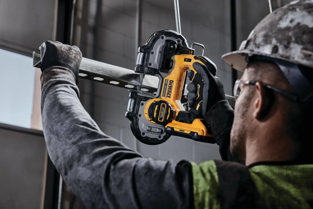 Serra de Fita Atomic 20V MAX* Li Ion, Brushless, sem Bateria e Carregador DeWalt — foto 4