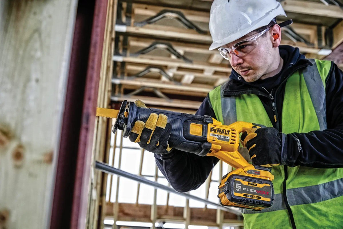 Serra Sabre 60V MAX* Flexvolt Li-ion, Brushless sem Bateria e Carregador DeWalt — foto 5