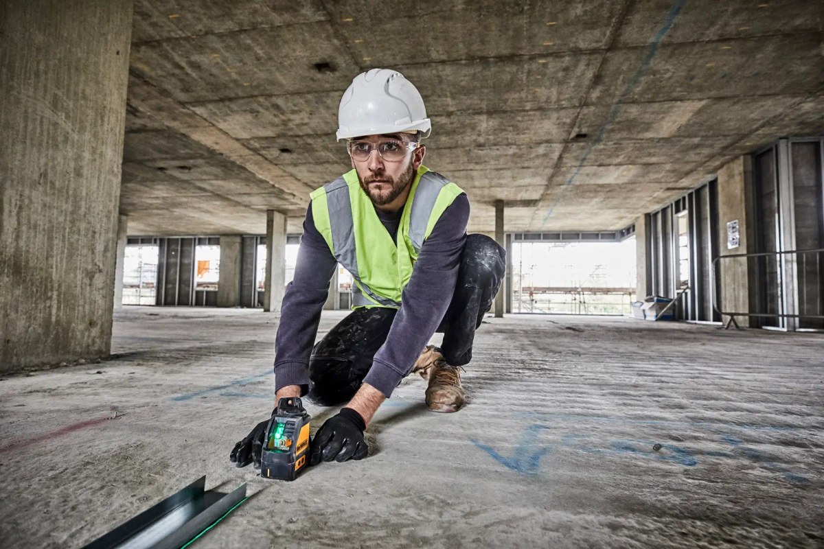 Nivel Laser Verde 2 Linhas 3 Pilhas Aa 30M DeWalt — foto 4