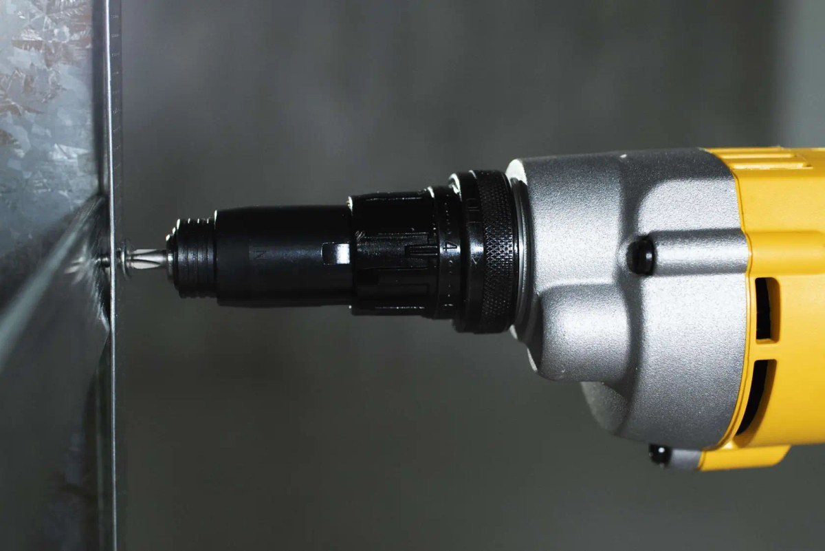 Parafusadeira C/ Controle de Torque 540W, 4-26 NM, Velocidade Variável Reversível, 0 - 2.500 RPM, 1,7 KG, 220V DeWalt — foto 5