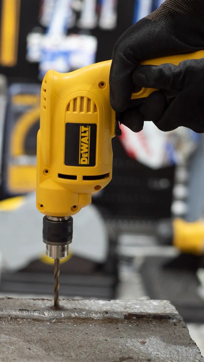 Furadeira 3/8" (10MM) 550W, Velocidade Variável Reversível, 127V DeWalt — foto 3